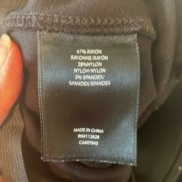 Tahari Black Pin Pleat Stretch Waist Comfort Pants Legging Medium Skinny EUC - Picture 7 of 7